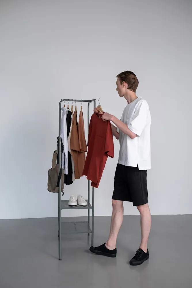 Navigating the Pros and Cons of Contemporary Clothing Rentals